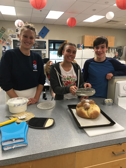 Our Foods 9/19 class and the Spanish 10-12 class collaborated to make Day of the Dead bread.